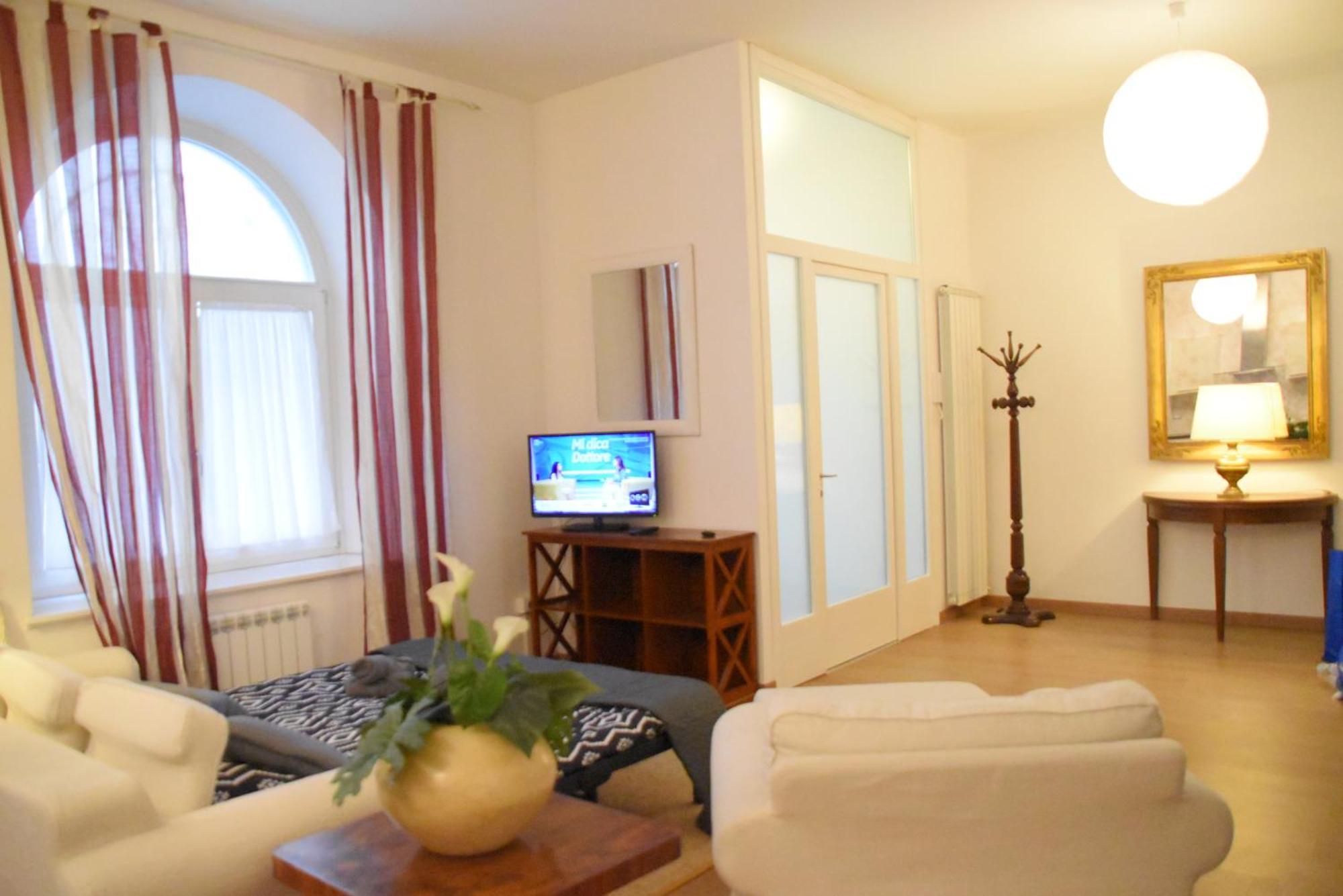 Loft With Private Parking Apartment Trieste Bagian luar foto