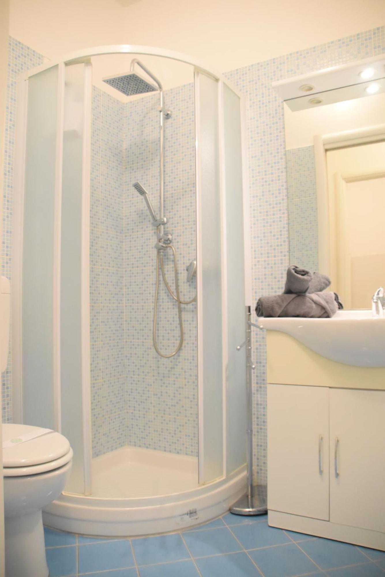 Loft With Private Parking Apartment Trieste Bagian luar foto