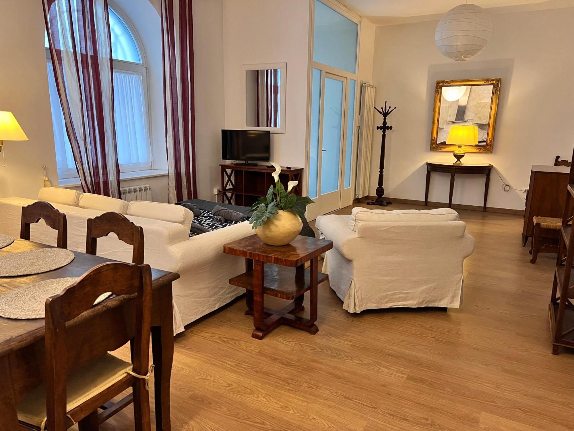 Loft With Private Parking Apartment Trieste Bagian luar foto